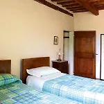 In With Pool Semesterbostad